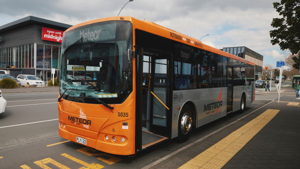 Meteor bus stopped on Ward Street stop